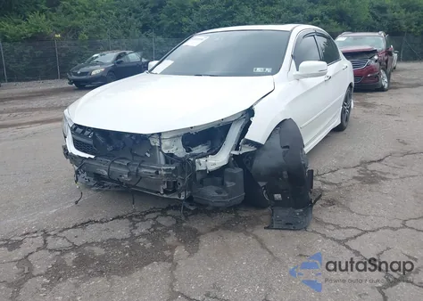 2016 Honda Accord Touring z USA, uszkodzony, nr VIN 1HGCR3F90GA020734